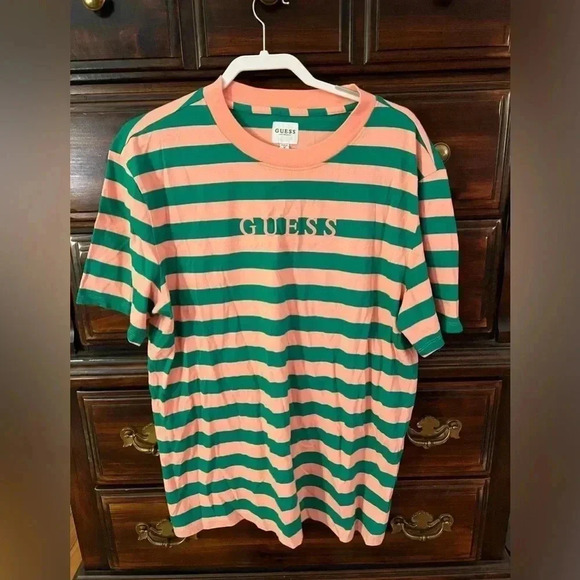 Men’s Size Medium Guess Shirt - Picture 3 of 4